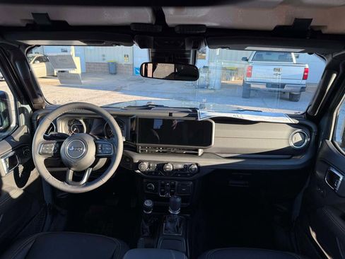 New 2025 Jeep Gladiator Sport image 21