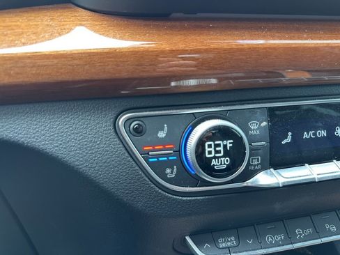 Used 2023 Audi Q5 Prestige w/ Prestige Package image 19