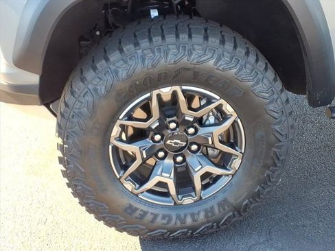 Used 2024 Chevrolet Colorado ZR2 image 30