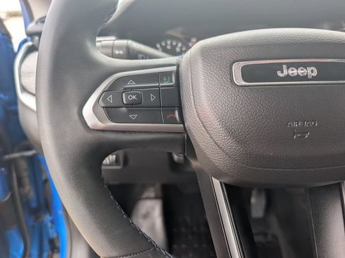 Used 2022 Jeep Compass Latitude FWD image 13