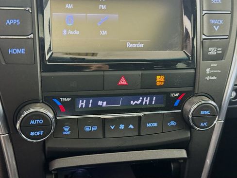 Used 2015 Toyota Camry XSE image 14