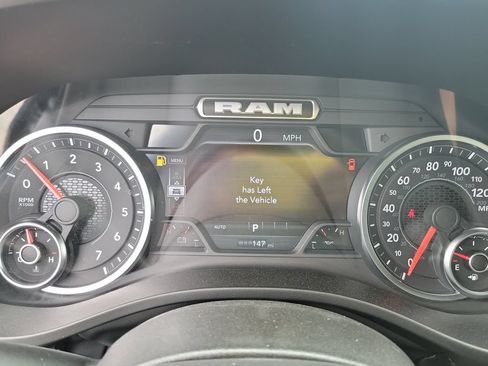 Used 2025 RAM 1500 Big Horn AWD/4WD image 33