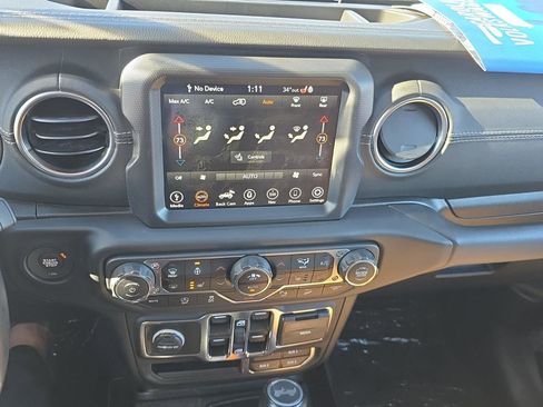 Used 2020 Jeep Wrangler Unlimited Sahara image 22