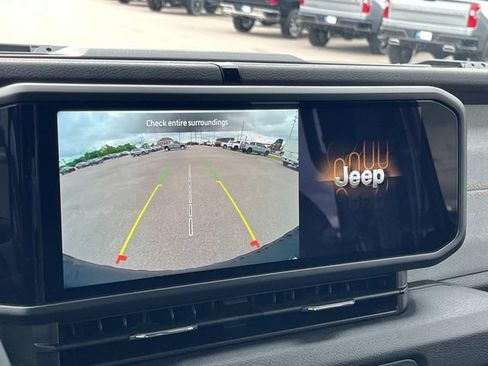 Used 2024 Jeep Wrangler Unlimited Sport AWD/4WD image 28