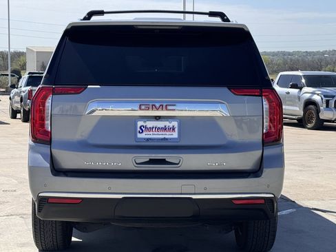 Used 2023 GMC Yukon XL SLT image 5