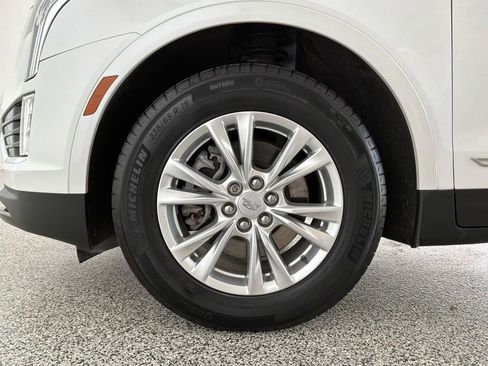 Used 2022 Cadillac XT5 Luxury w/ LPO, Floor Liner Package AWD/4WD image 4
