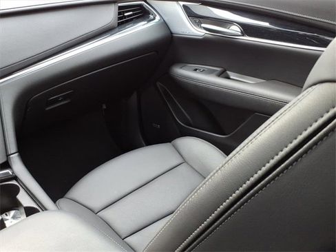Certified 2025 Cadillac XT5 Premium Luxury image 10