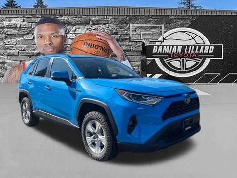 Used 2021 Toyota RAV4 XLE w/ XLE Grade Weather Package AWD/4WD image 1