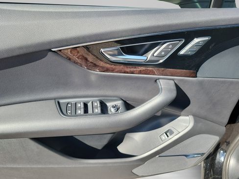 Used 2019 Audi Q7 3.0T Premium Plus w/ Premium Plus Package image 16