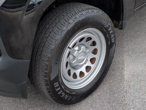 Used 2024 Chevrolet Colorado W/T image 11