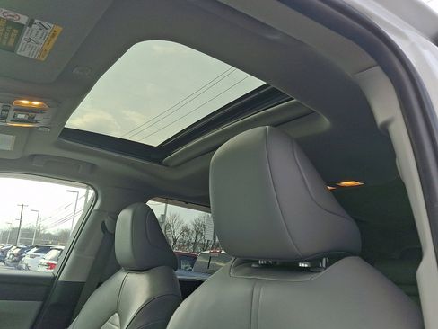 Used 2023 Toyota Highlander XLE image 14