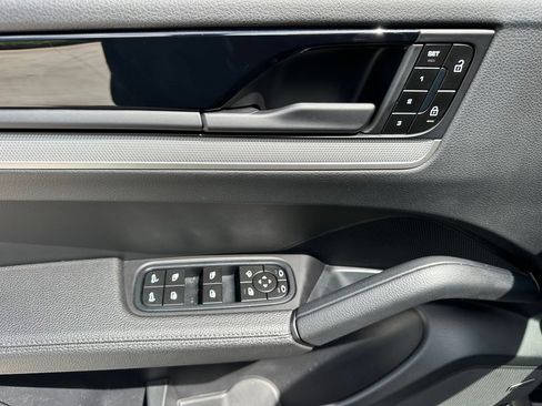 Certified 2024 Porsche Cayenne Coupe AWD/4WD image 16