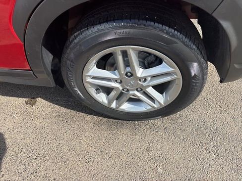 Used 2022 Hyundai Kona SE image 42