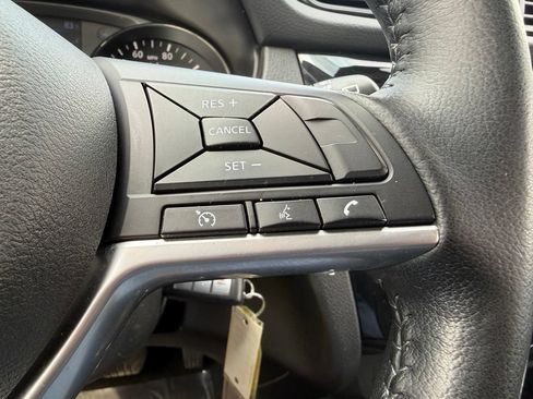 Used 2020 Nissan Rogue S w/ Special Edition Package FWD image 19