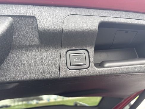 Used 2023 GMC Acadia AT4 w/ Preferred Package image 32