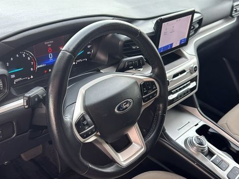 Certified 2023 Ford Explorer XLT image 21