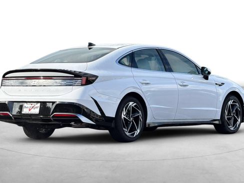 Used 2026 Hyundai Sonata SEL FWD image 8