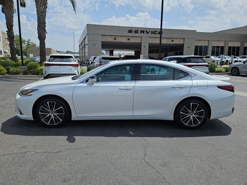 Used 2025 Lexus ES 300h w/ Premium Package FWD image 9
