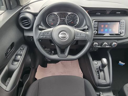New 2025 Nissan Kicks Play S image 8