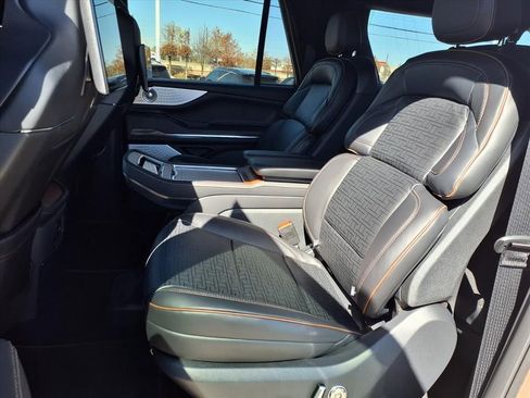 New 2026 Lincoln Navigator L Black Label AWD/4WD image 15