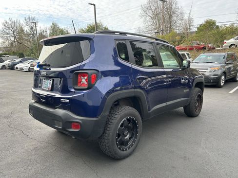 Used 2019 Jeep Renegade Latitude image 3