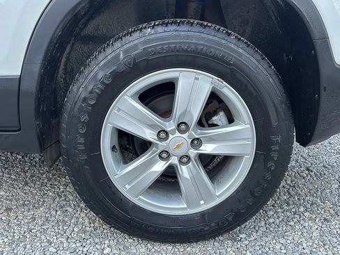 Used 2019 Chevrolet Trax LT w/ LT Convenience Package AWD/4WD image 2