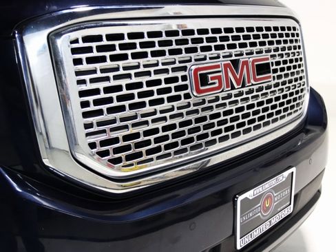 Used 2017 GMC Yukon SLT image 25