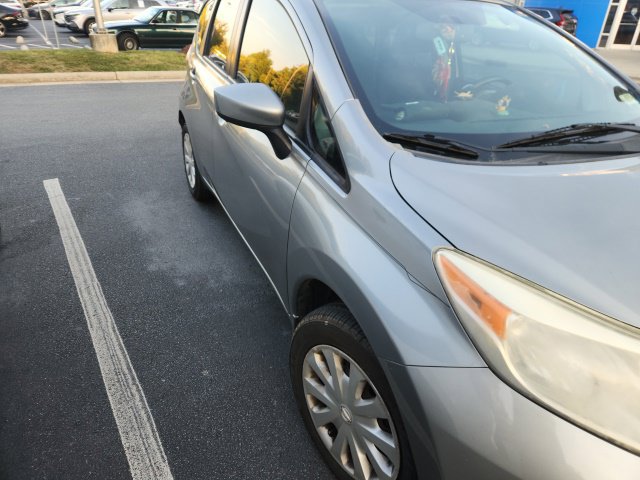 Used 2015 Nissan Versa Note SV w/ SV Convenience Package FWD image 4