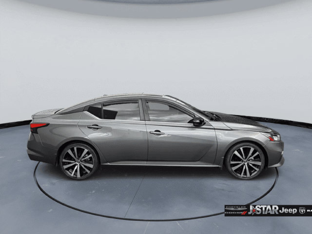 Used 2021 Nissan Altima 2.5 SR w/ SR Premium Package FWD image 4