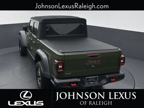 Used 2024 Jeep Gladiator Rubicon w/ Convenience Group AWD/4WD image 28