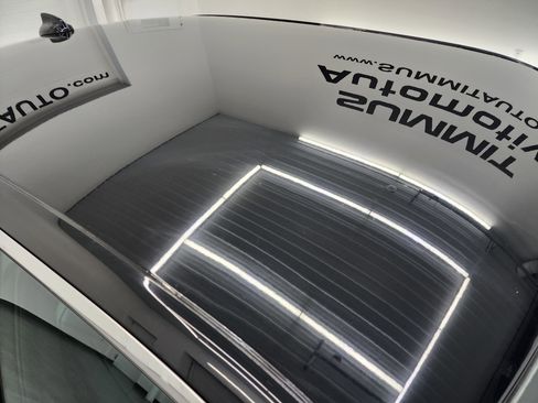 Used 2019 Chrysler 300 Limited image 4