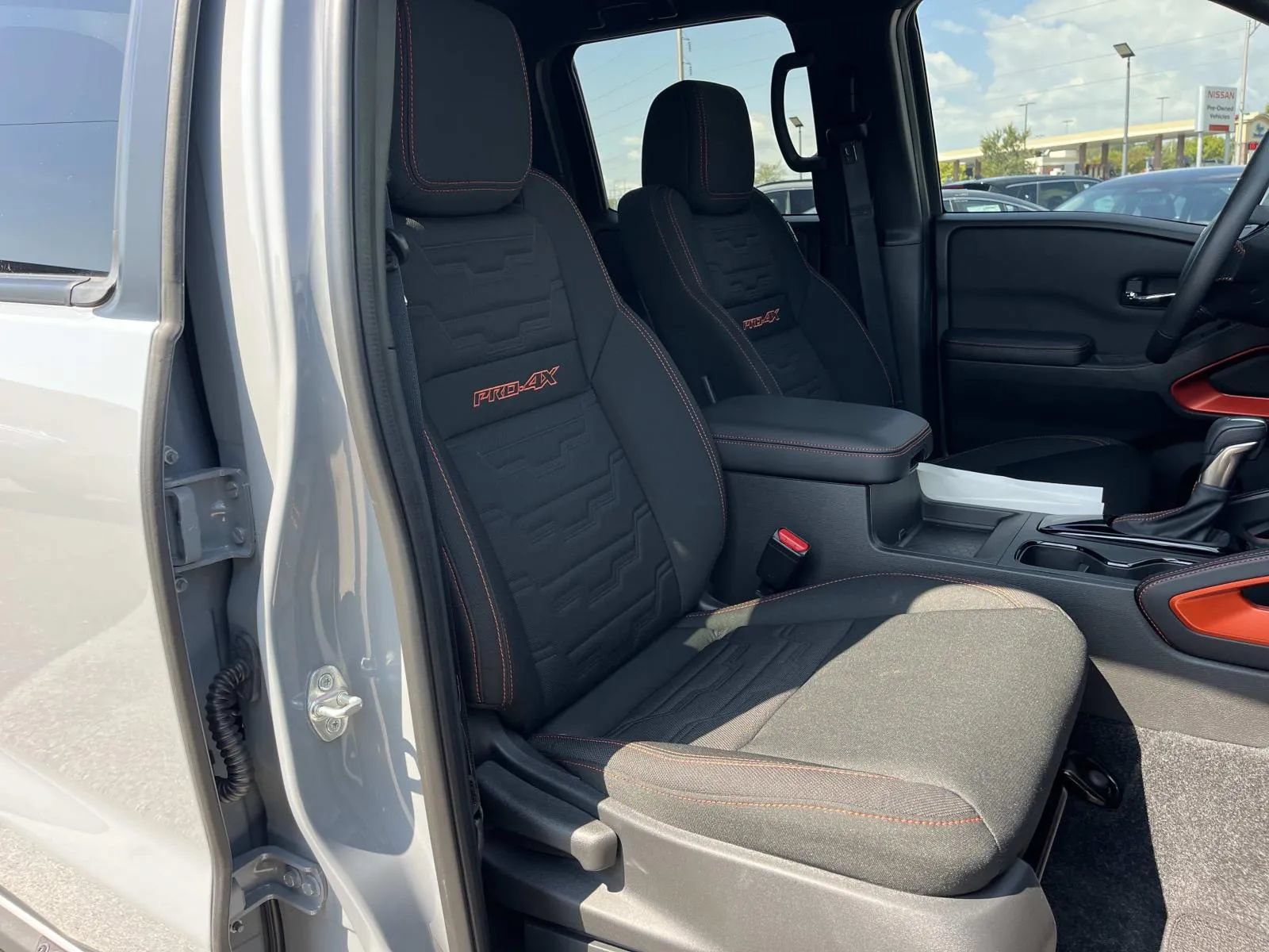 Used 2024 Nissan Frontier PRO-4X w/ Technology Package AWD/4WD image 24