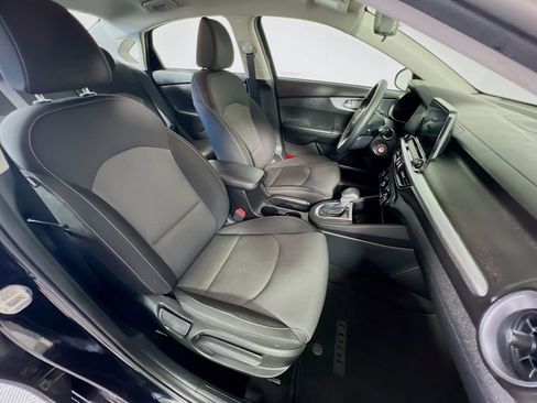 Certified 2023 Kia Forte LXS w/ LXS Technology Package FWD image 27