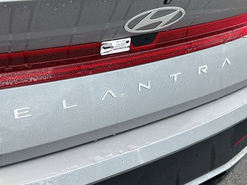 New 2026 Hyundai Elantra Limited FWD image 34