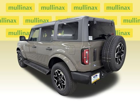 New 2026 Ford Bronco Outer Banks image 9