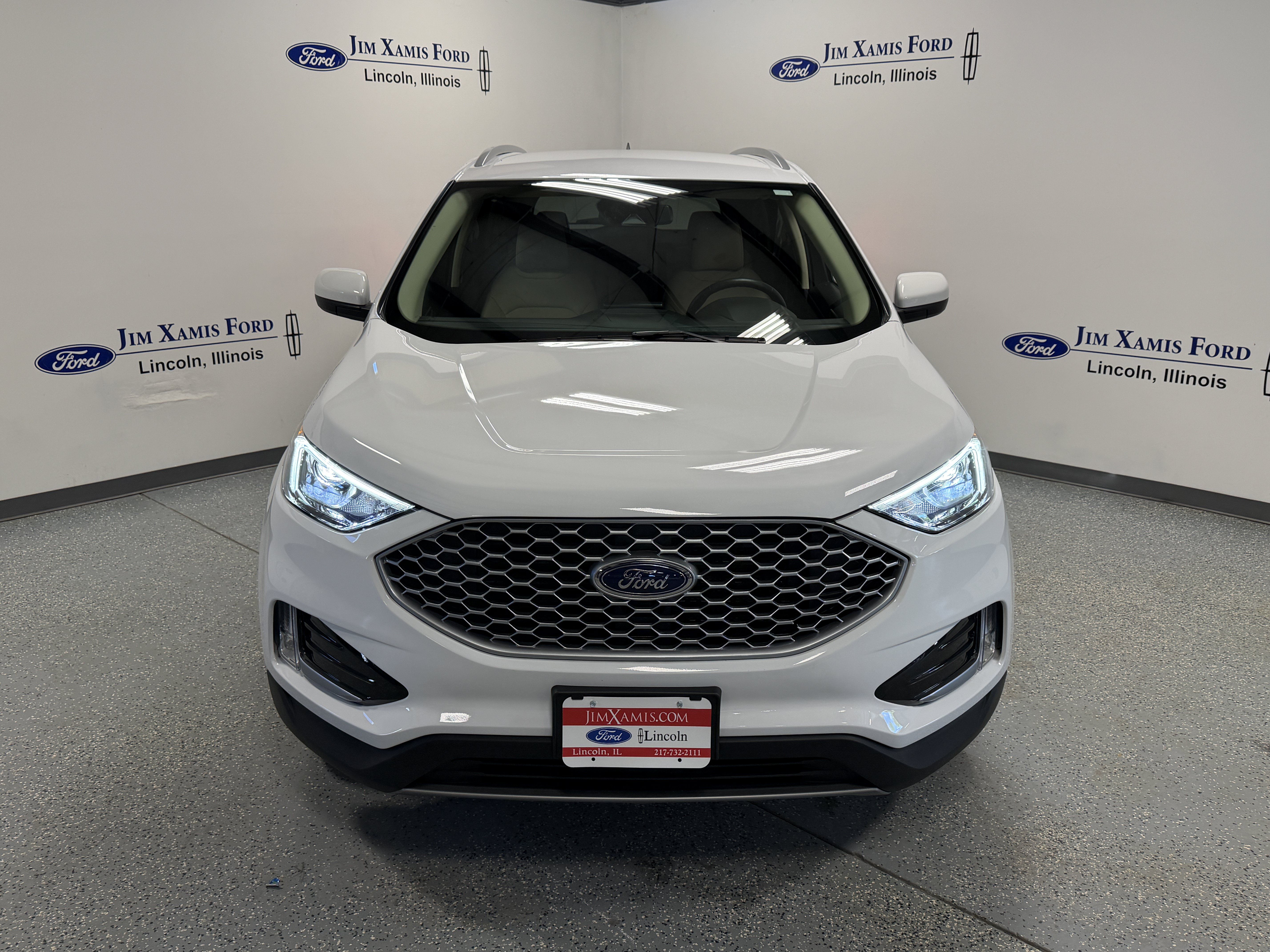 Used 2024 Ford Edge SEL w/ Convenience Package AWD/4WD image 2