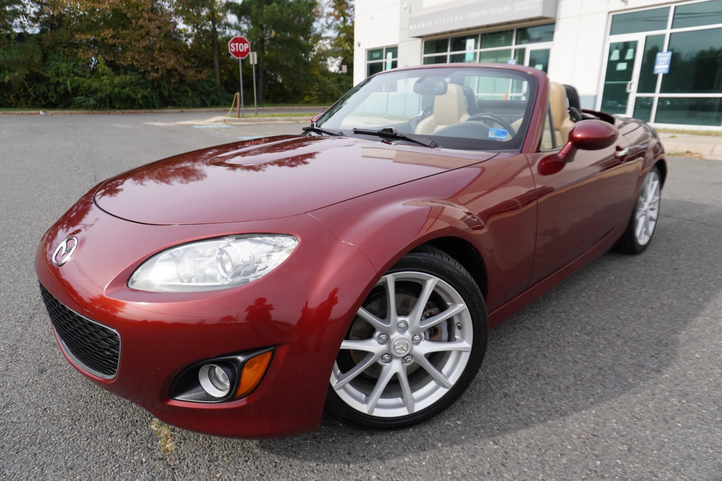 Used 2010 MAZDA MX-5 Miata Grand Touring w/ Premium Pkg RWD image 21