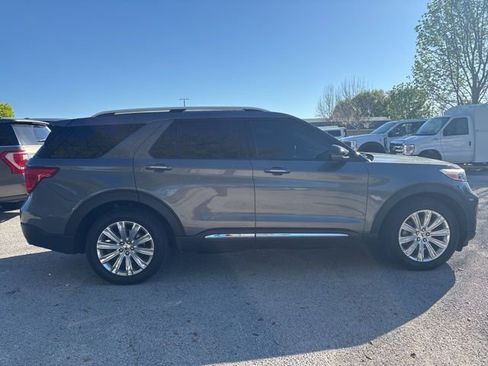 Used 2022 Ford Explorer Limited w/ Equipment Group 301A image 4