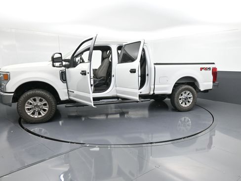 Used 2021 Ford F250 XLT w/ FX4 Off-Road Package image 39
