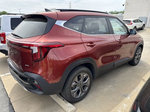 Used 2024 Kia Seltos S image 10