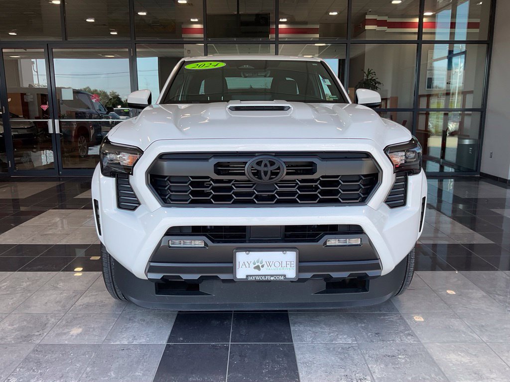 Certified 2024 Toyota Tacoma TRD Sport AWD/4WD image 2