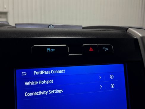 Used 2021 Ford F250 Lariat w/ Lariat Value Package image 38