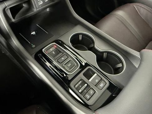 Used 2025 Honda Pilot Black Edition image 25