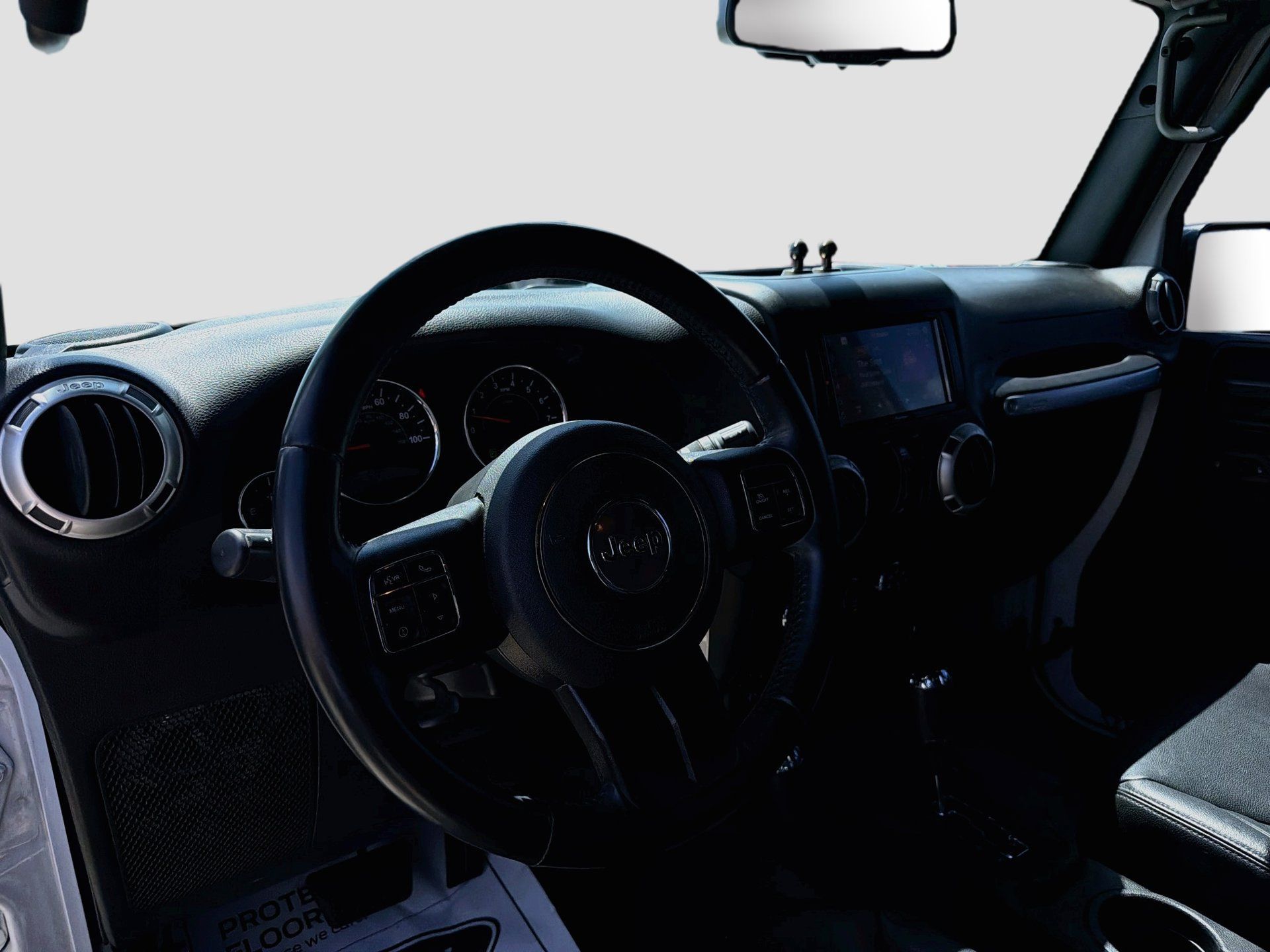 Used 2018 Jeep Wrangler Unlimited Sahara w/ Connectivity Group AWD/4WD image 9