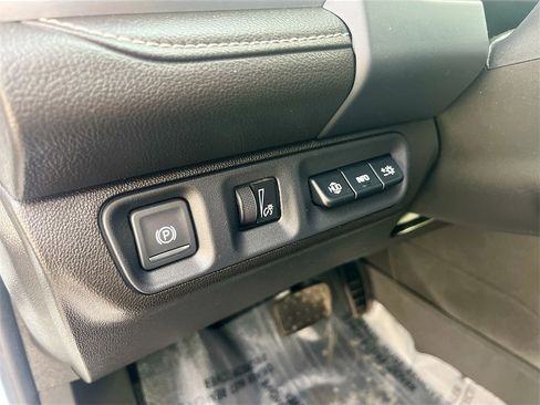 Used 2023 GMC Acadia SLT w/ Elevation Edition image 10