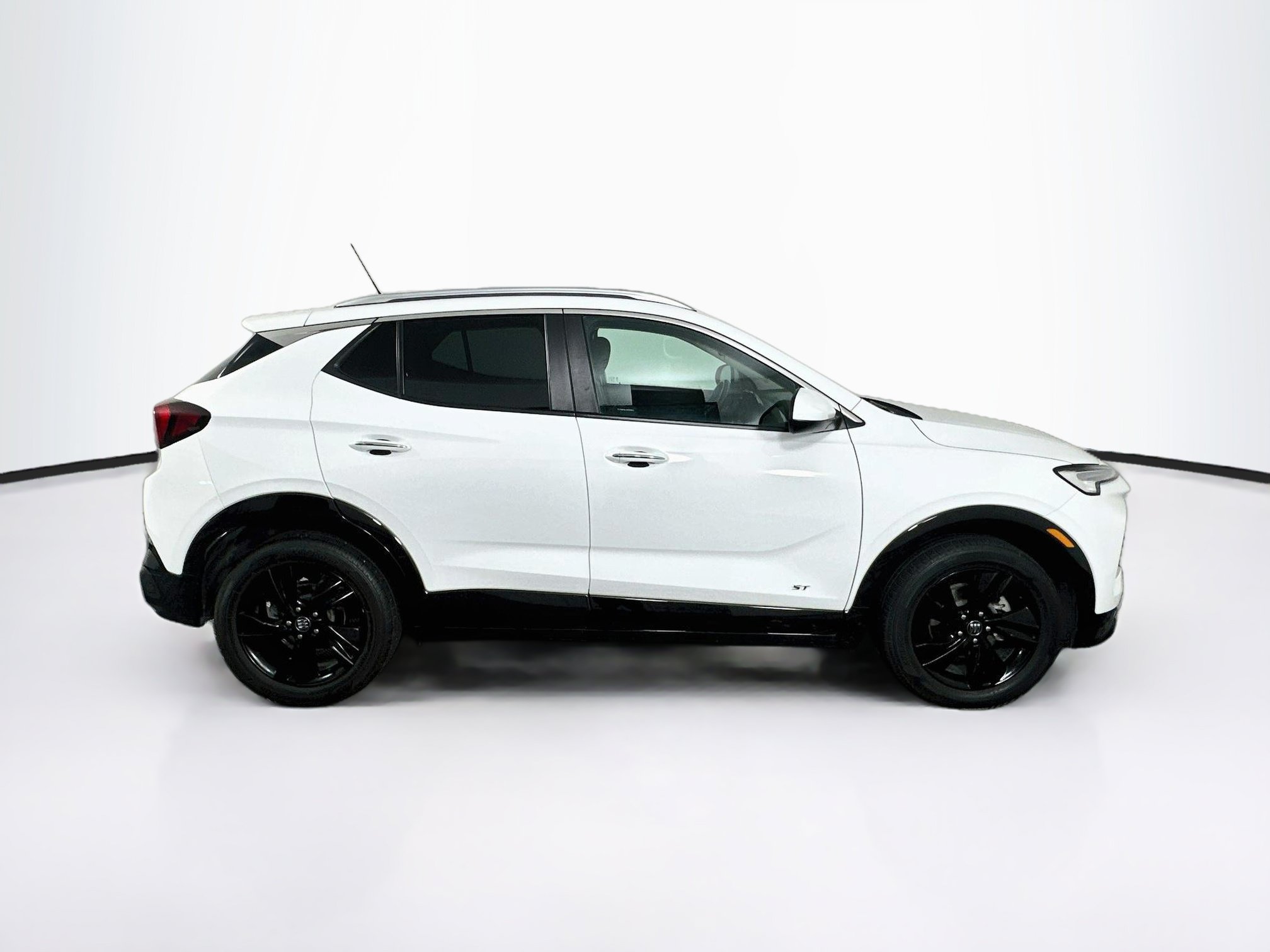 Used 2025 Buick Encore GX Sport Touring FWD image 10