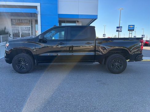 Used 2025 Chevrolet Silverado 1500 Custom Trail Boss w/ Dark Appearance Package image 9