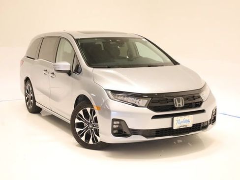 Used 2025 Honda Odyssey Elite image 2