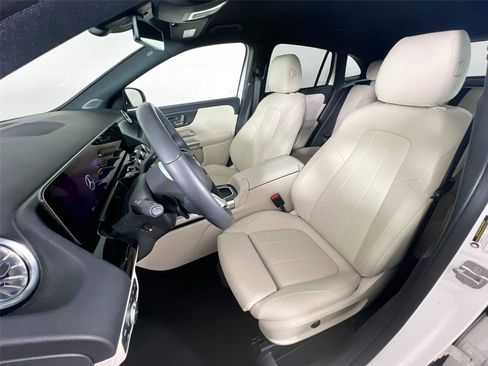 Used 2025 Mercedes-Benz GLA 250 4MATIC image 18