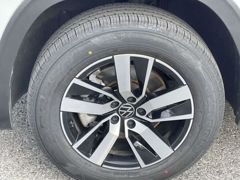 Used 2023 Kia Seltos EX image 42